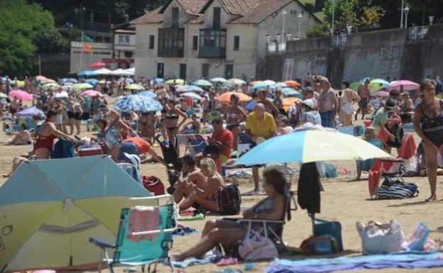 Este verano Karraspio, Isuntza, Bakio, Aritzatxu y Laga, han estado 'hasta la bandera'