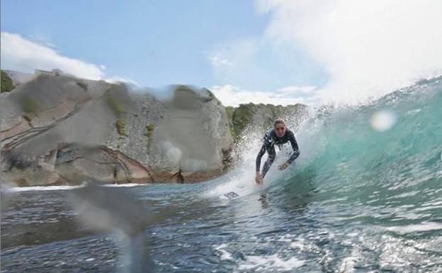 La mejor surfista junior de Europa es vasca