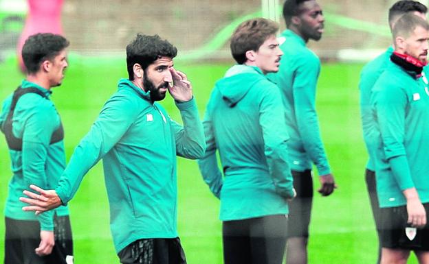 Raúl García es el único que acaba contrato al que el Athletic intentará renovar en 2020