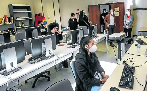 50 jóvenes logran su primer empleo tras formarse en un oficio en el Cetic