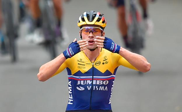 Roglic da en Arrate el primer golpe en la Vuelta