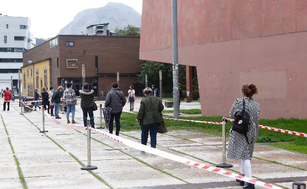 «No queremos vivir otro mes de abril, y si tenemos que hacernos PCR periódicas, aquí estaremos»