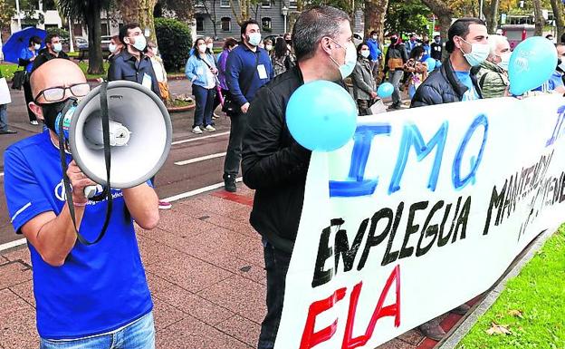 Un grupo de trabajadores exige mantenimiento del empleo