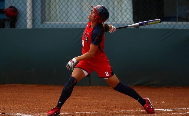 La exjugadora Jessica Mendoza hace historia como analista de béisbol