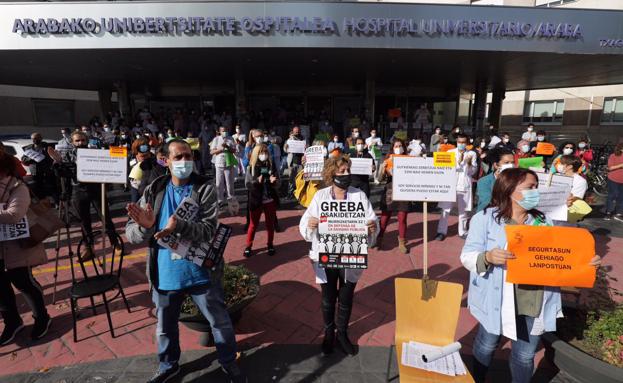 La huelga sanitaria pincha en Álava al parar solo uno de cada diez empleados