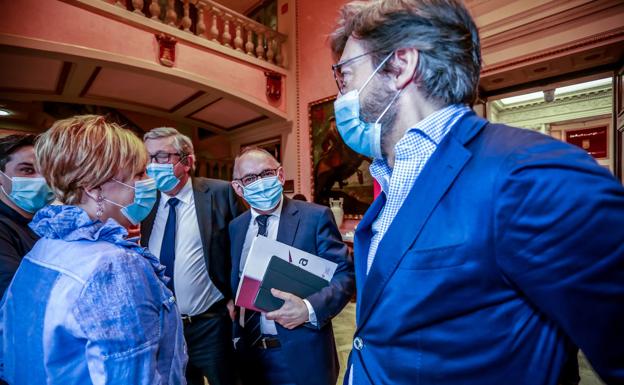 Oyarzábal acusa al diputado general de Álava de «no incluir en su agenda las políticas de familia»