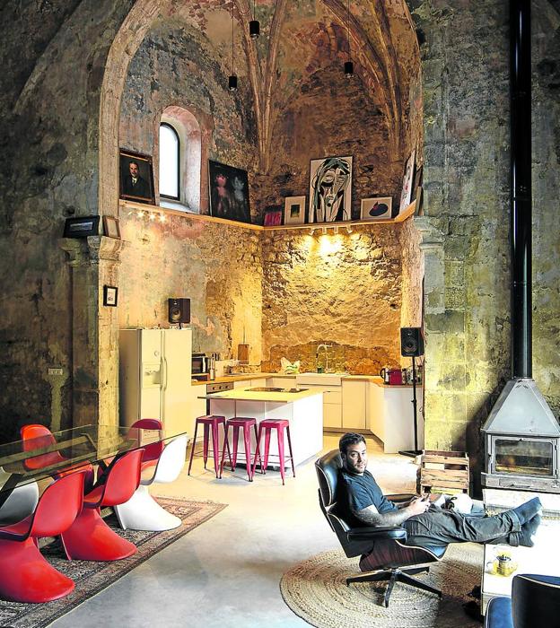 Vendo la iglesia donde vivo por 1,6 millones