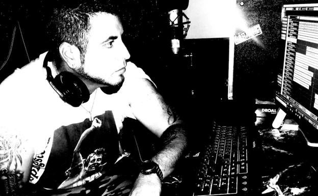 Encerrado y fuera de sí