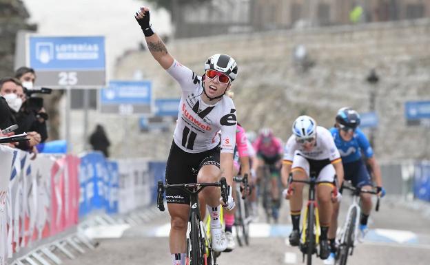 Lorena Wiebes se viste de líder en la Ceratizit Challenge de la Vuelta