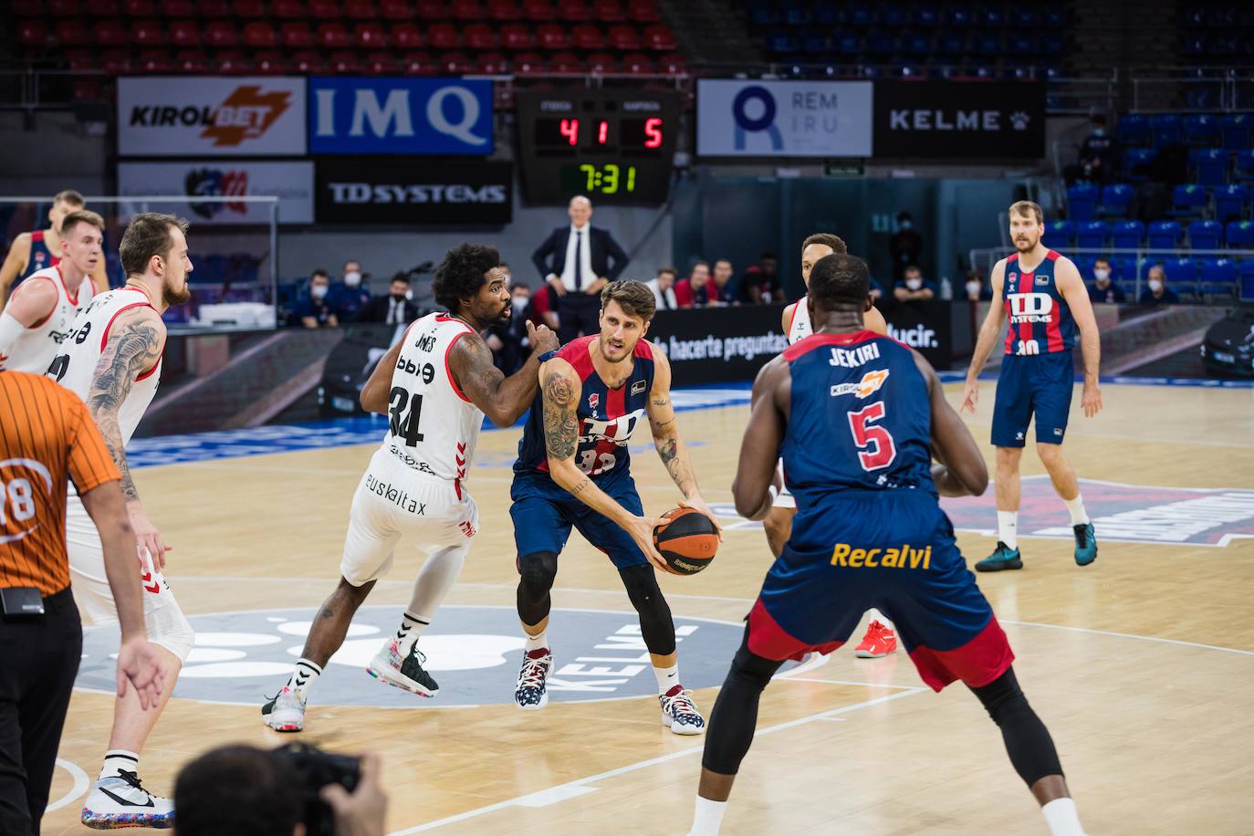 Las fotos del Baskonia - Bilbao Basket
