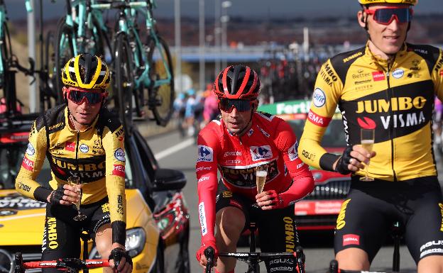 Roglic repite en la Vuelta que sobrevive a la pandemia