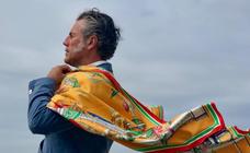 El pintor bilbaíno que plasmó sus cuadros en pañuelos de seda