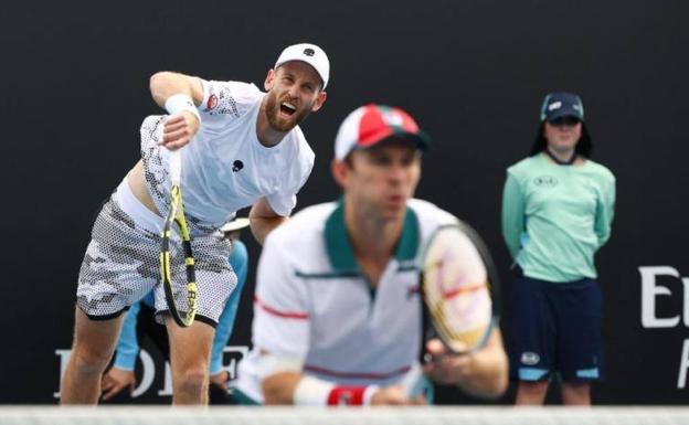 Venusen bidegurutzea: tenisa edo familia?