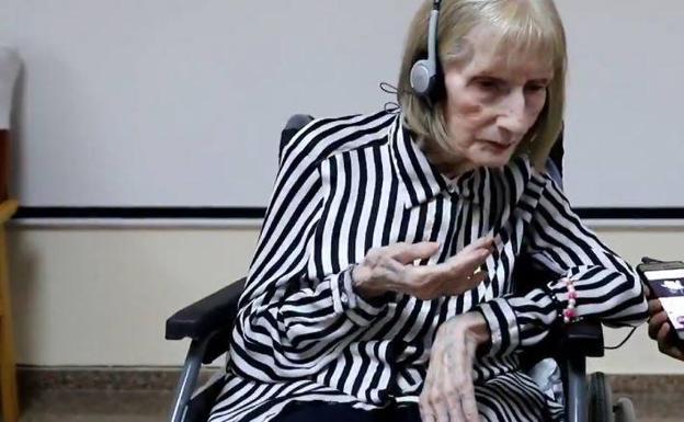 La emocionante reacción de una exbailarina con alzheimer al escuchar 'El lago de los cisnes'