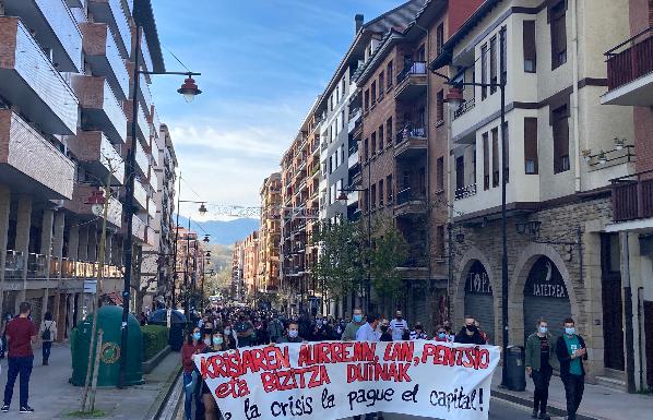 «No queremos ayudas, queremos indemnizaciones porque nos han obligado a cerrar»