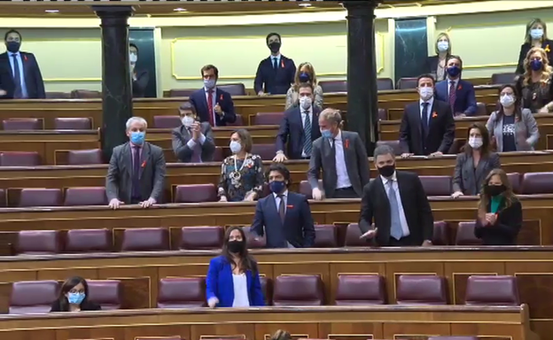 Bronca en el Congreso por la 'ley Celaá' al grito de «libertad» y acusaciones de adoctrinamiento