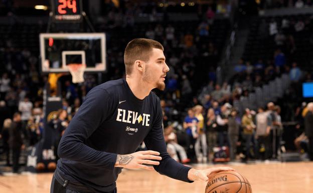 Juancho, el único español que no cambia de aires en la NBA