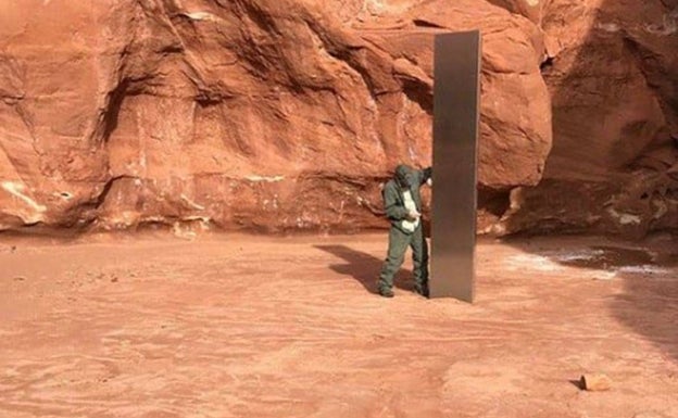 Metalezko monolito misteriotsu bat aurkitu dute Utahko basamortuko urruneko eremu batean