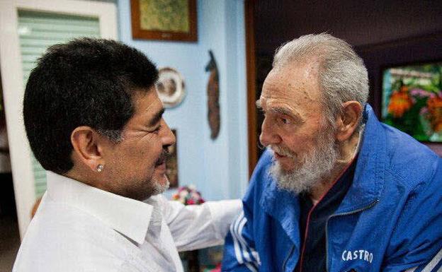Castro y el astro argentino: dos amigos que mueren el mismo día