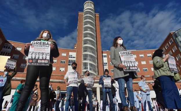 Osakidetza enfada a los sindicatos tras hacer pública sin consultarles su intención de reforzar la plantilla