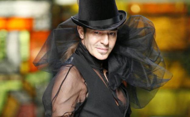 John Galliano cumple 60 años alejado de su etapa más catastrófica