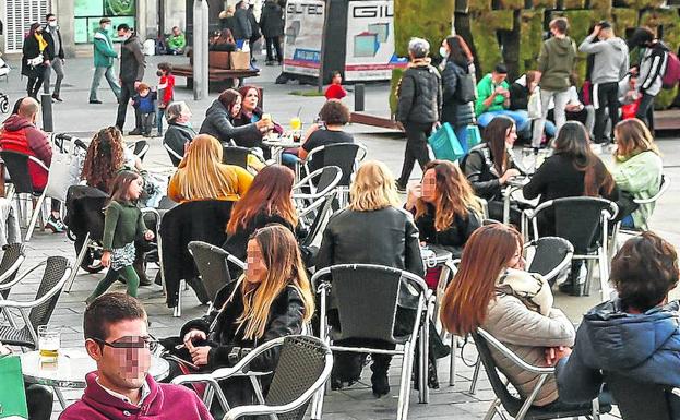 El Gobierno vasco planea reabrir solo las terrazas después del puente festivo