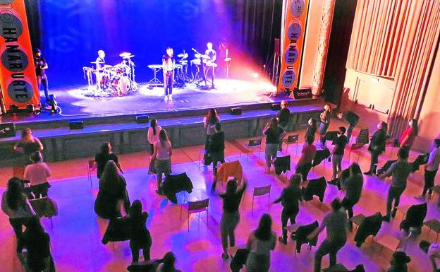 La «rara experiencia» de un concierto en vivo