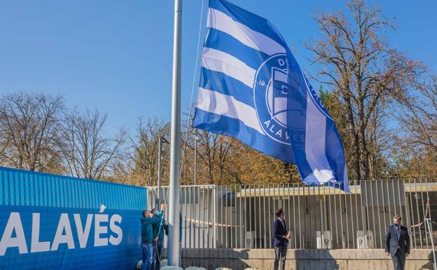 El Alavés solicitará jugar el día del Centenario