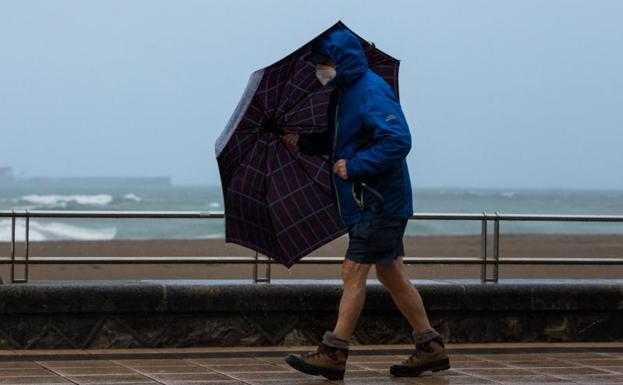 Alerta amarilla en la costa en un domingo frío y desapacible para los vizcaínos