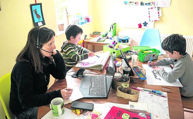 La mitad de los alaveses encuentra dificultades para conciliar trabajo y familia