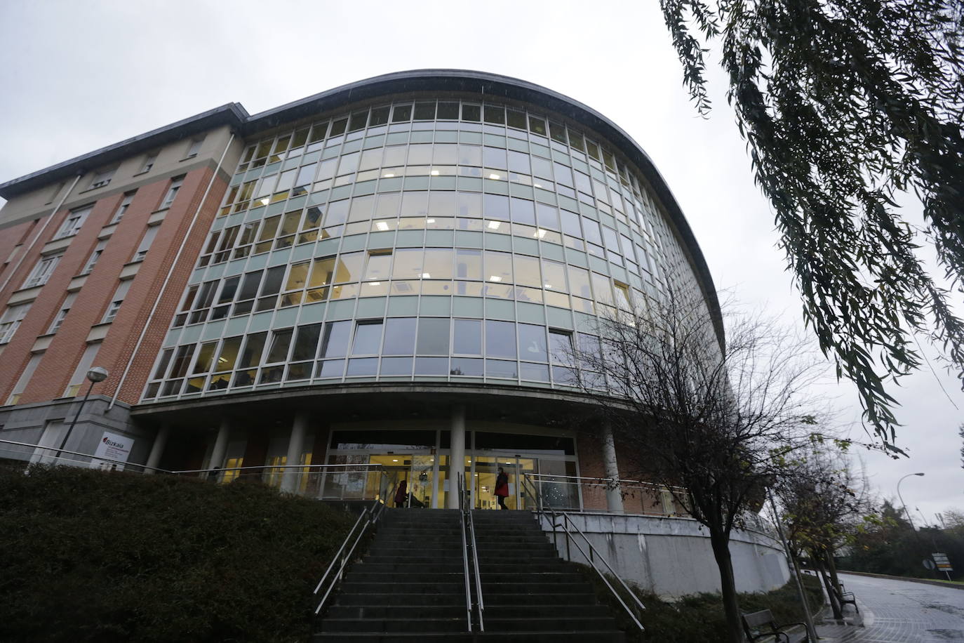 13 nuevos casos elevan a 36 los afectados por el foco de la residencia Txurdinagabarri de Bilbao