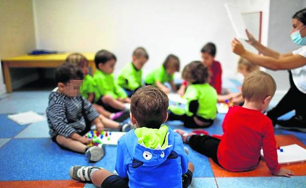 Las haurreskolak reciben 2,5 millones extra por la falta de niños por el covid