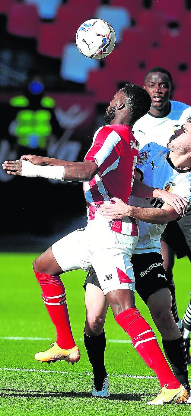 Su mala racha goleadora añade presión a Williams