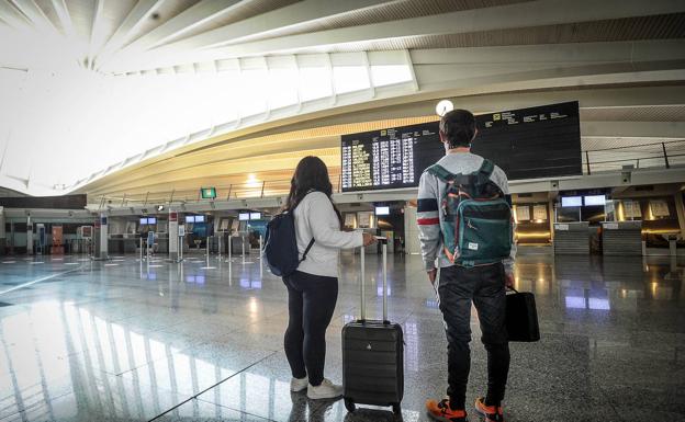 El aeropuerto cierra un noviembre negro por las restricciones motivadas por el covid y confía en que la situación empiece a mejorar en Navidad