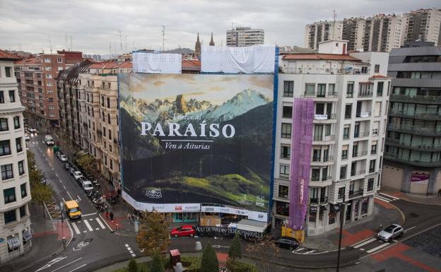 Vitoria valora permitir la publicidad en los andamios
