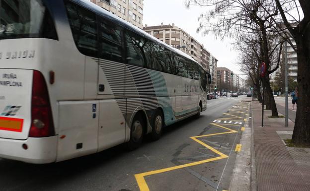 Vitoria pide a la Diputación que el autobús a Bilbao solo pare en la estación de Lakua