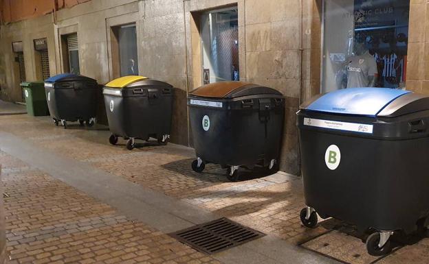 Nuevos contenedores para evitar ruidos nocturnos y bolsas abandonadas en el Casco Viejo de Bilbao