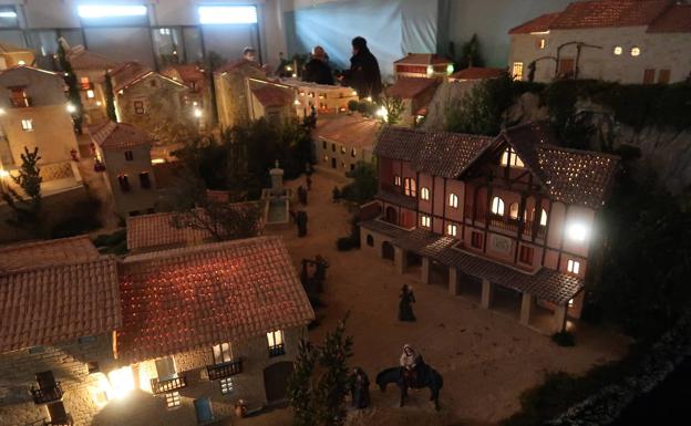 Elciego reproduce una veintena de edificios del pueblo en su belén monumental