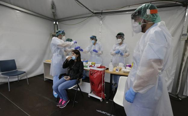 La pandemia mantiene su lenta mejora con 423 casos nuevos