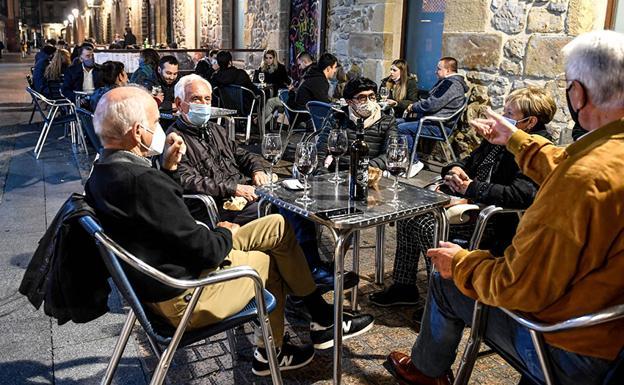 ¿A qué hora cierran los bares en Nochebuena y Nochevieja en Euskadi?