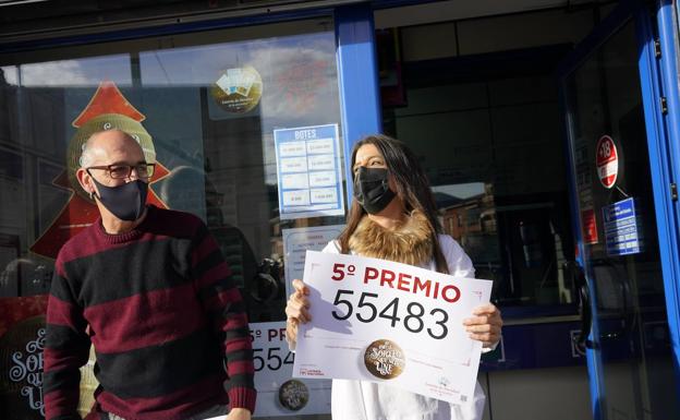 Berriz reparte 7,2 millones en Bizkaia: «Compré el décimo a las 19.30 horas del lunes»