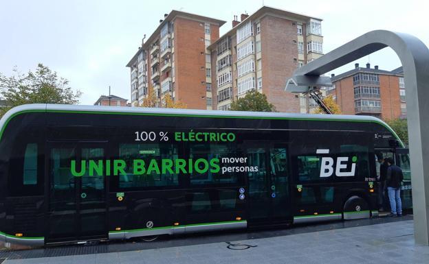 Las dos nuevas paradas del BEI en el HUA modifican desde Nochebuena el tráfico en el entorno de la calle Pablo Neruda