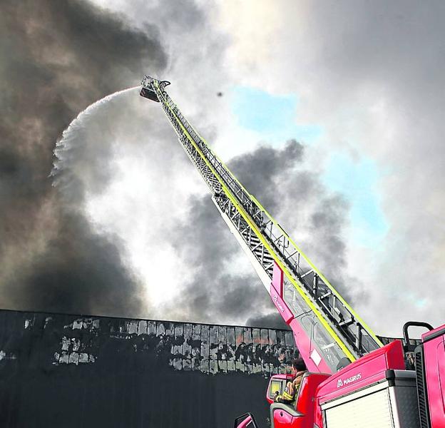 Condenan a una aseguradora a pagar 30 millones a Aldanondo por el incendio de su quesería