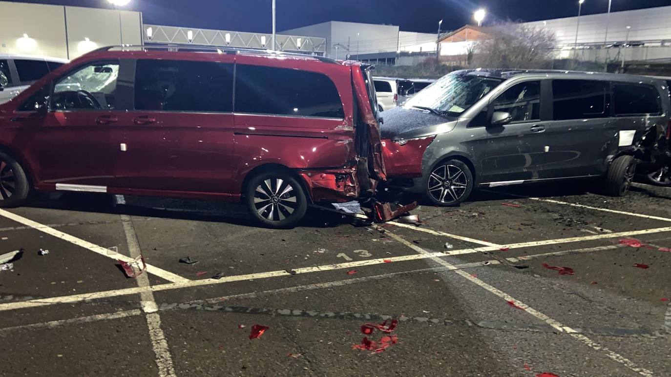 Los destrozos ocasionados en el parking de Mercedes de Vitoria