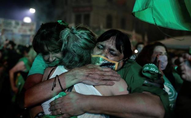 Latinoamerikan abortua legeztatzeko bidea ireki du Argentinak