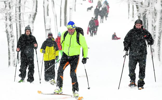 La ola de frío polar congela Bizkaia: «Llevábamos tres años sin ver nevar»