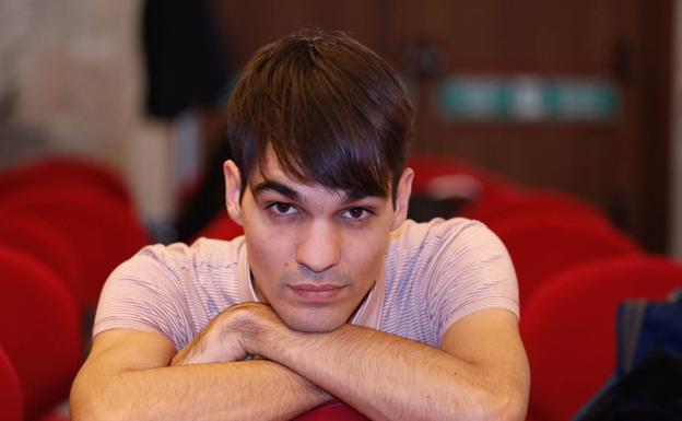 Eneko Sagardoi aktoreak euskararen kontrako eraso bat jasan duela salatu du sare sozialetan