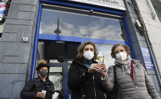 El 'gordo' de El Niño deja en Zorroza 2 millones «muy repartidos entre gente del barrio»