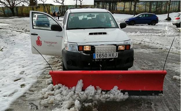 La Diputación recomienda no utilizar el vehículo privado ante la previsión de nieve y hielo en las carreteras vizcaínas