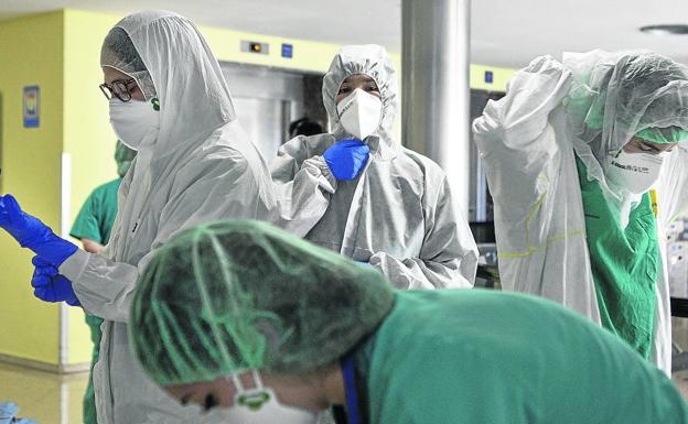 Los hospitales alaveses esperan con una «calma tensa» el impacto de la tercera ola